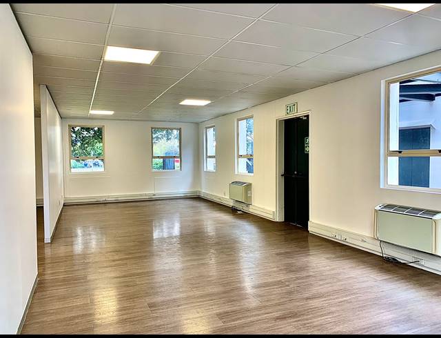 173M² OFFICE TO LET IN PLUMSTEAD